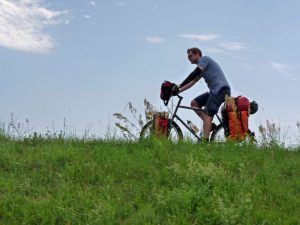 Auf dem Oder-Neiße Radweg geht es kilometerweit