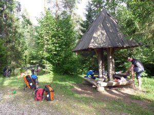 Abendessen auf dem "wilden Zeltplatz"