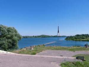 In das Stadtzentrum geht's über Wasser