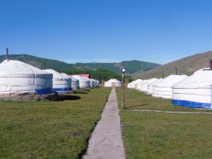 Jurte an Jurte in unserem Camp