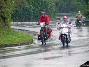 In Ferrari-Rot den Hügel hinaufgerast