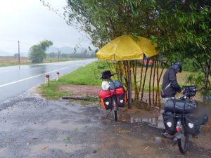 Pause am Regentag, immerhin ist die Luft jetzt angenehmer