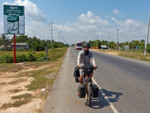 Kambodscha hat uns gut gefallen was das Radfahren betrifft, meist ging's auf gut asphaltierten Straßen vorwärts