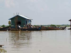 In der Nähe von Siem Reap ist das schwimmende Dorf auf dem Tonle Sap See