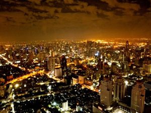 Bangkok bei Nacht vom Bajok Tower