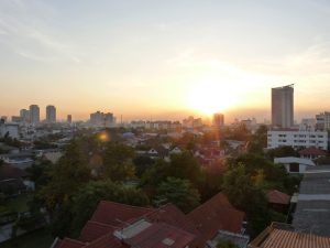 abendlicher Ausblick vom Apartment in Bangkok