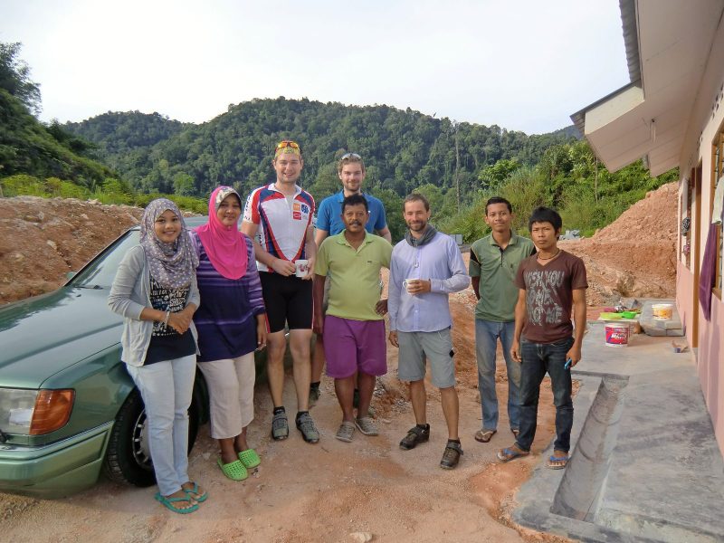 Indoor-Zelten, Kaffeefahrt in der Tee-Ebene und Menschenaffen: Malaysia hat für jeden was zu bieten