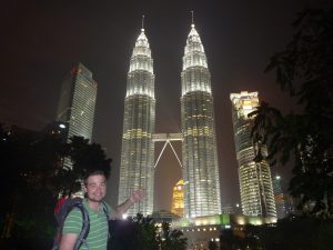 Petronas Tower bei Nacht und Mathias