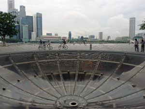 Regen Oculus an den Jachthafen-Schacht-Sanden, Singapur ...