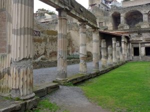Herculaneum (ital. Ercolano)