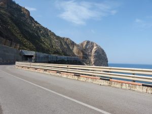 Ab und zu muss ich durch Tunnel durch, da beeile ich mich besonders um schnell wieder ins Helle zu kommen