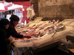 Auf den Maerkten in Palermo gibt alles was das Herz begehrt