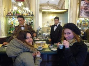 Café Gambrinos ist eine Institution für Kaffee in Neapel (als Nicht-Kafeetrinker habe ich mir das sagen lassen)