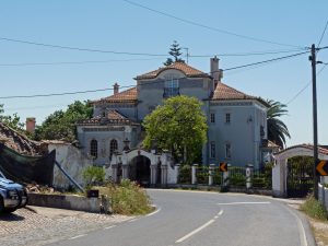 Liebhaber alter aber auch neuer Bauwerke können in Portugal viel entdecken.