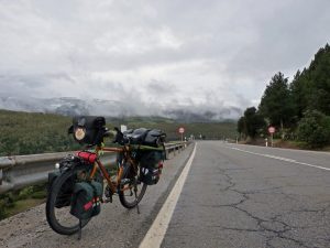 Die ersten Berge hinter mir … geht es in die hoch Ebene nach León …