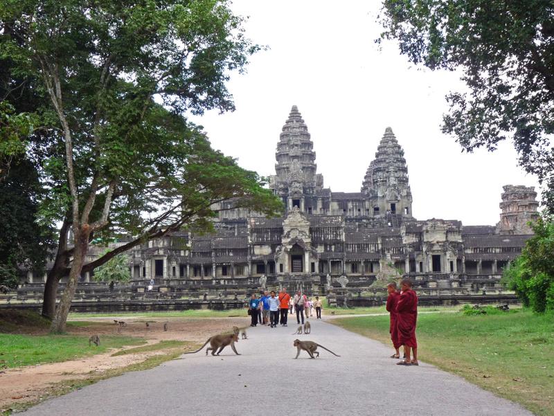 Weg zum Tempel Angkor Wat in Kambodscha